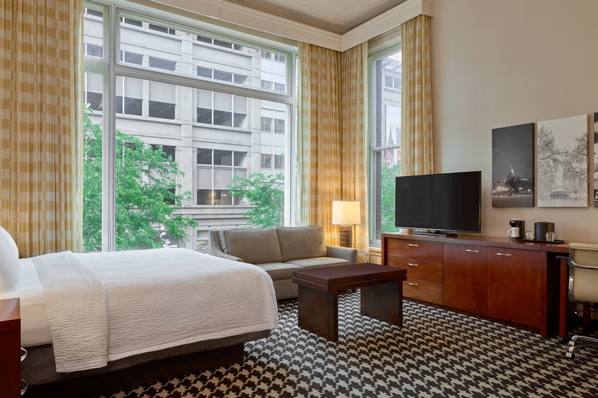 Larger King Guest Room - Floor-To-Ceiling Windows
